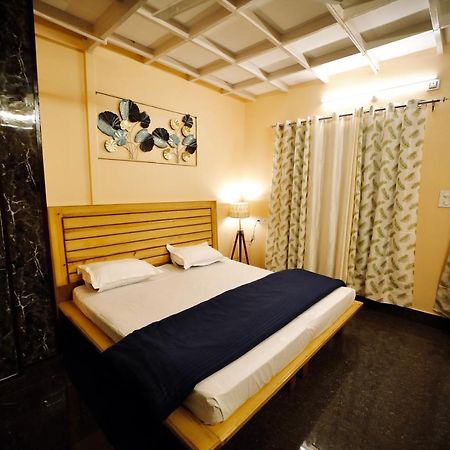 The Location, A Penthouse Otel Dehradun Dış mekan fotoğraf