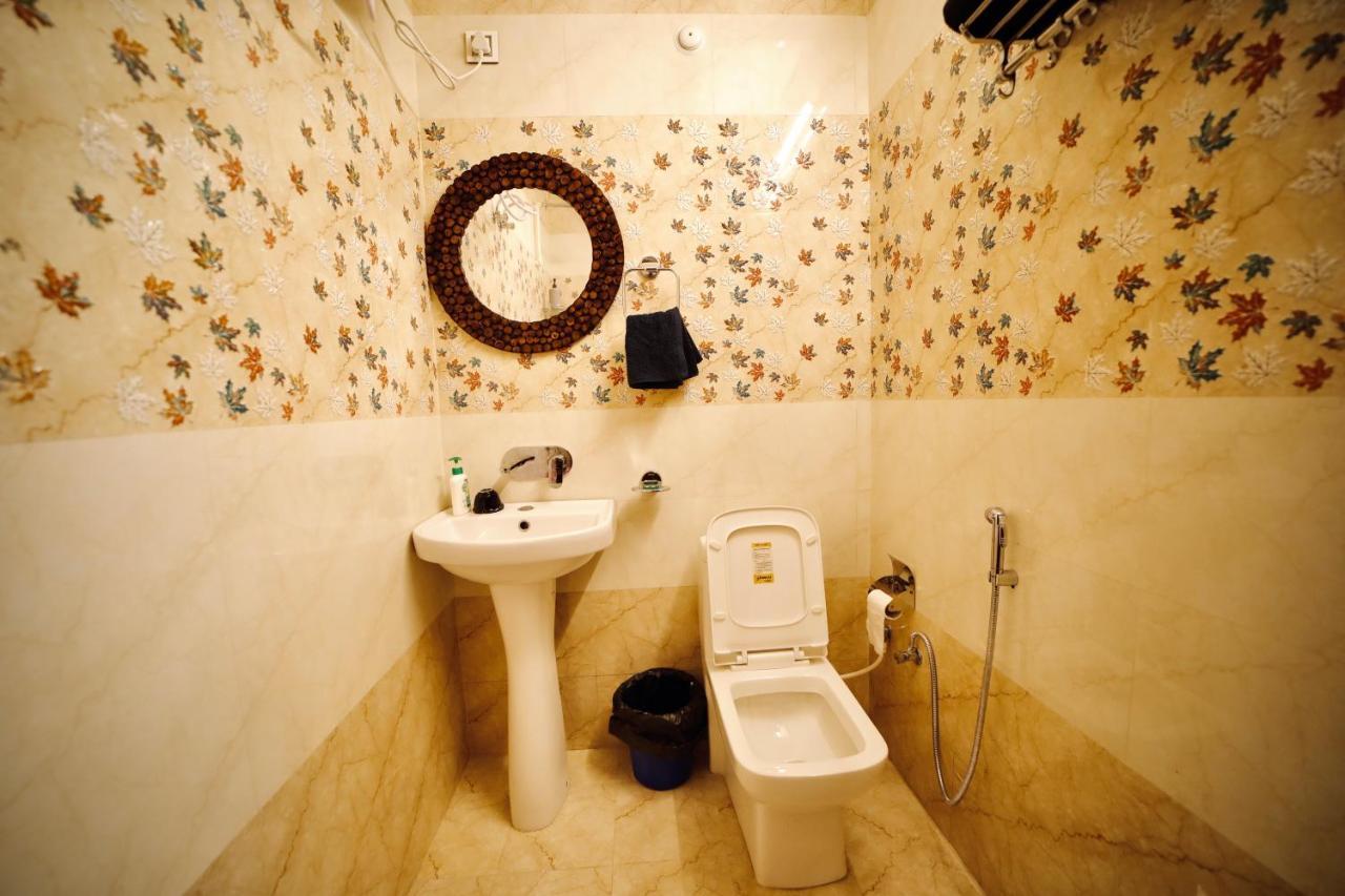 The Location, A Penthouse Otel Dehradun Dış mekan fotoğraf