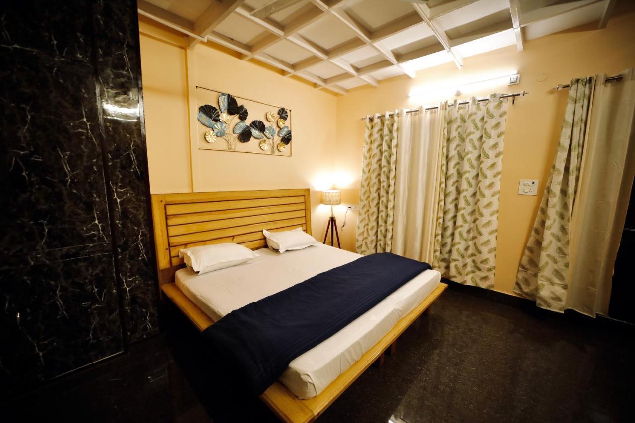 The Location, A Penthouse Otel Dehradun Dış mekan fotoğraf