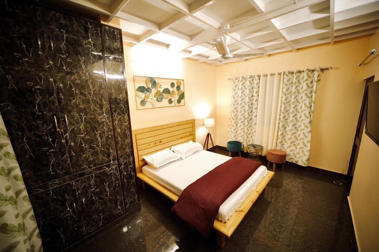 The Location, A Penthouse Otel Dehradun Dış mekan fotoğraf