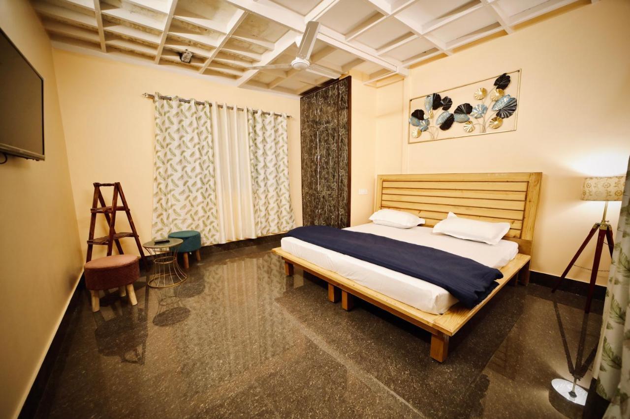 The Location, A Penthouse Otel Dehradun Dış mekan fotoğraf