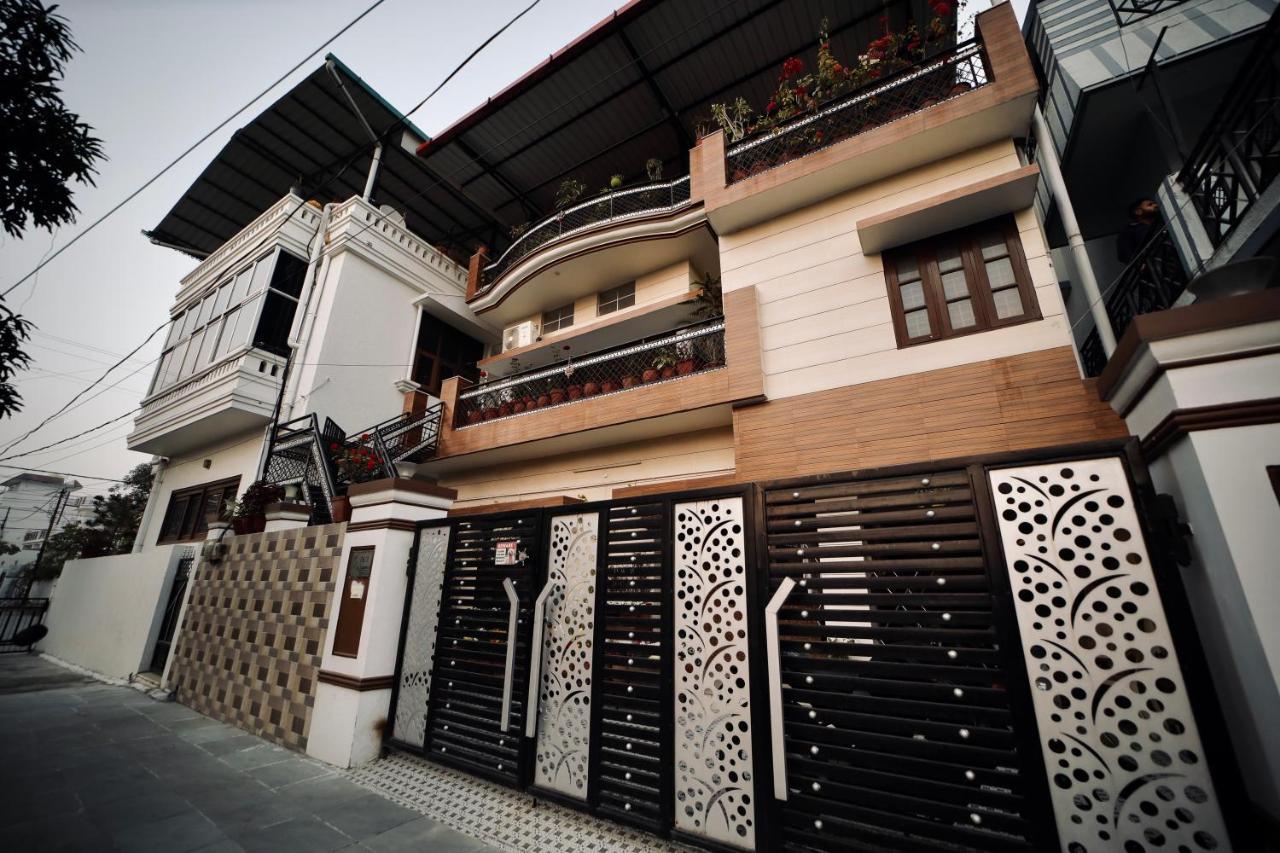 The Location, A Penthouse Otel Dehradun Dış mekan fotoğraf