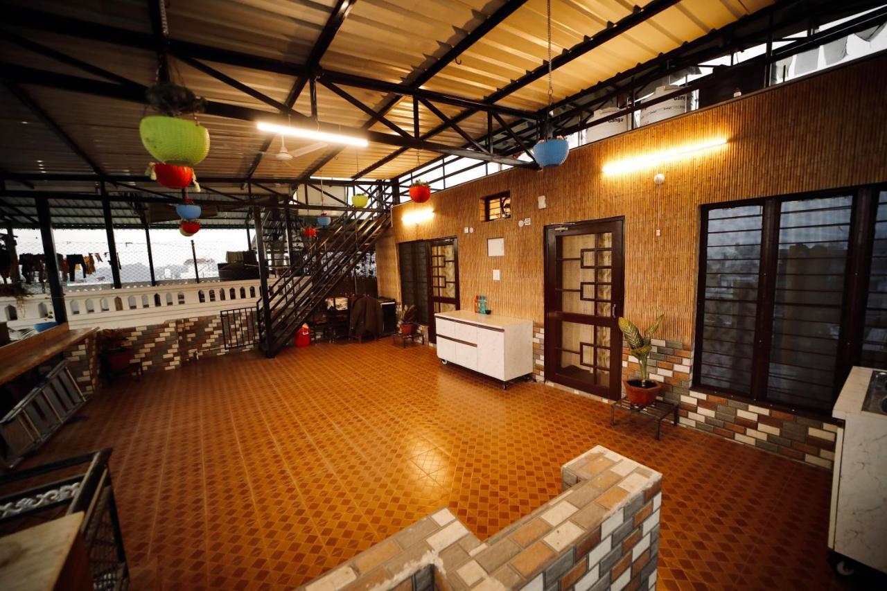 The Location, A Penthouse Otel Dehradun Dış mekan fotoğraf