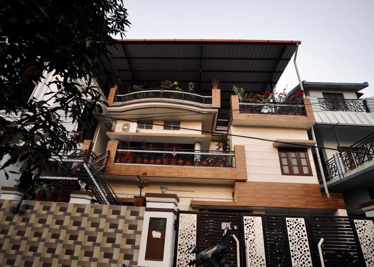 The Location, A Penthouse Otel Dehradun Dış mekan fotoğraf