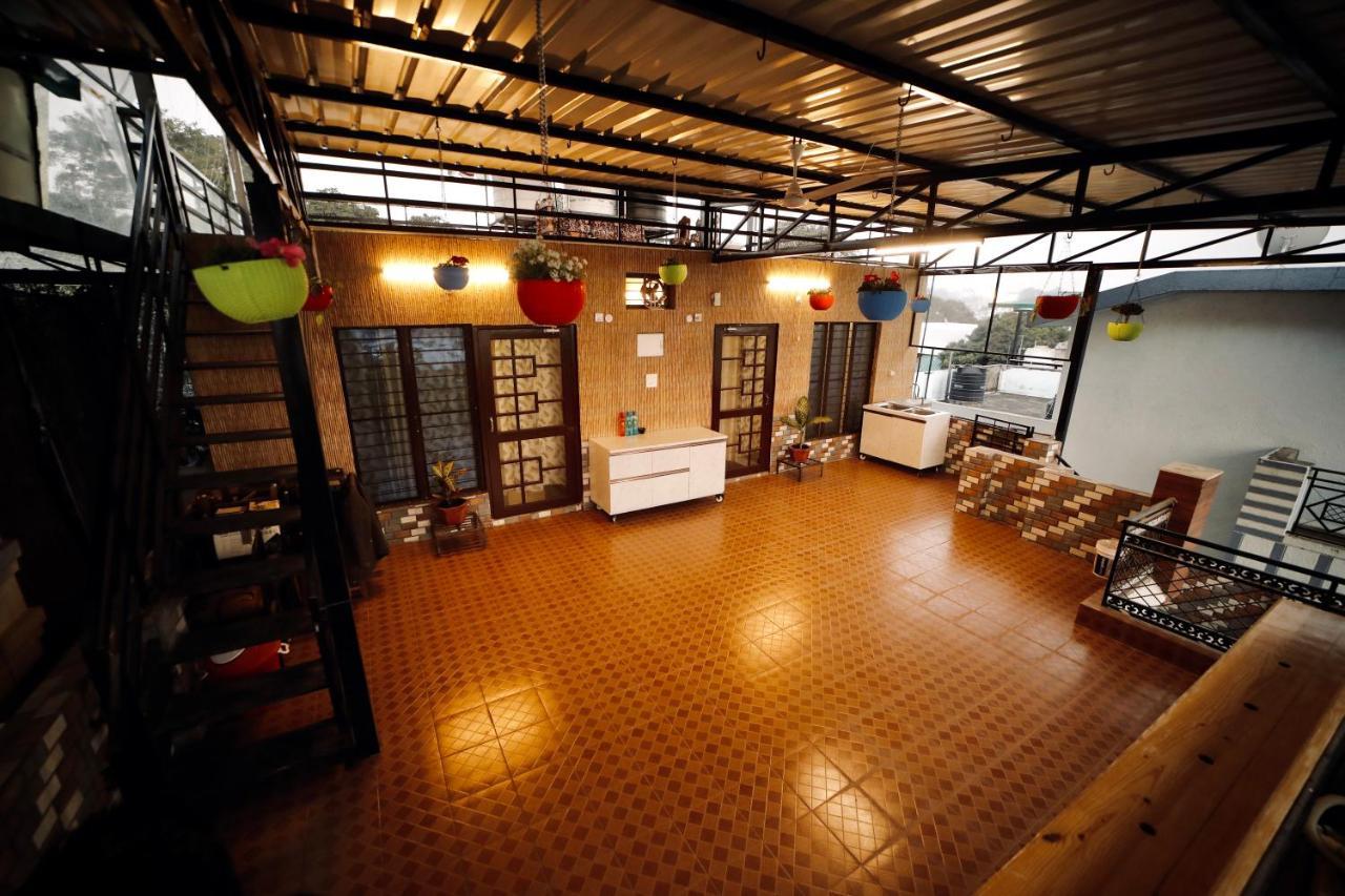 The Location, A Penthouse Otel Dehradun Dış mekan fotoğraf